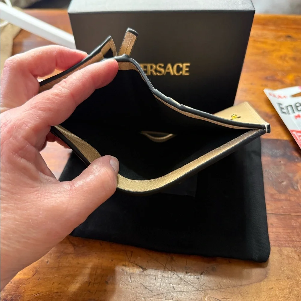 Versace Compact Wallet NWT - Picture 4 of 4